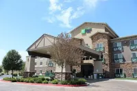 Holiday Inn Express & Suites Tehachapi Hwy 58/Mill ST.