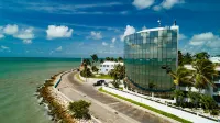Radisson Fort George Hotel and Marina Hotel di 