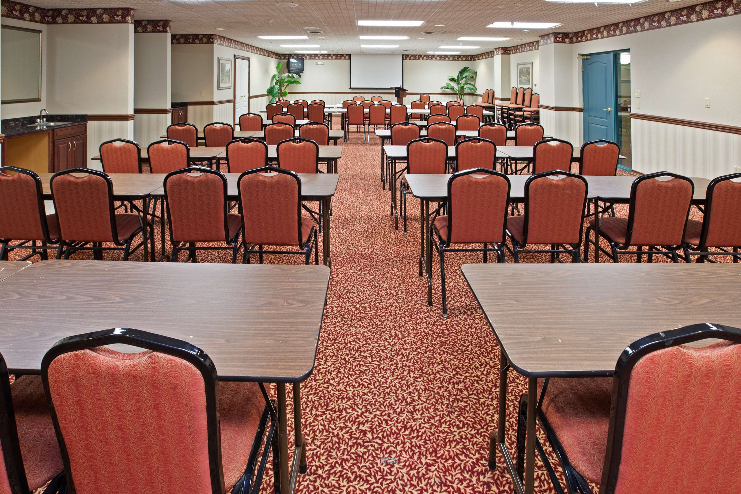 Country Inn & Suites by Radisson, Elkhart North, IN