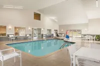 Country Inn & Suites by Radisson, Platteville, WI