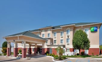 Holiday Inn Express Boonville