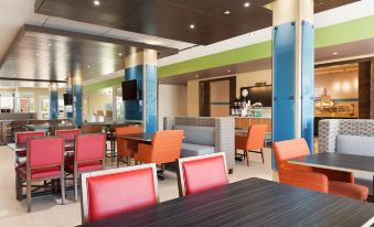 Holiday Inn Express & Suites Edinburg-Mcallen Area