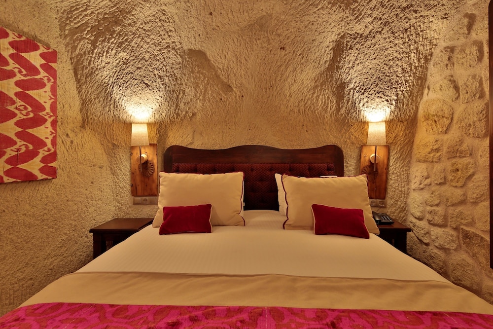 Elaa Cave Hotel