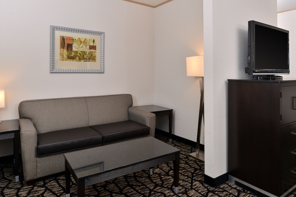 Holiday Inn Express Hotel & Suites Tacoma South - Lakewood, an Ihg Hotel