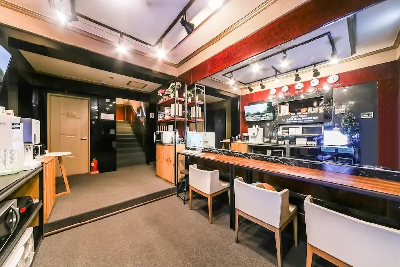 Apple House Mini Hotel