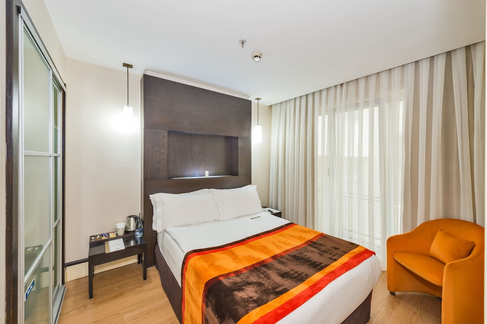 Hotel Beyaz Saray (The Hotel Beyaz Saray)