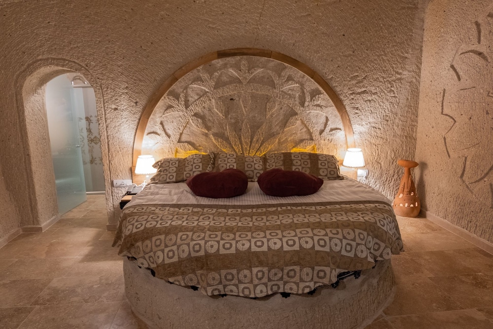 Grand Elite Cave Suites