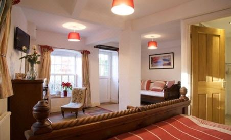 Stoneleigh Barn Bed and Breakfast - Housity