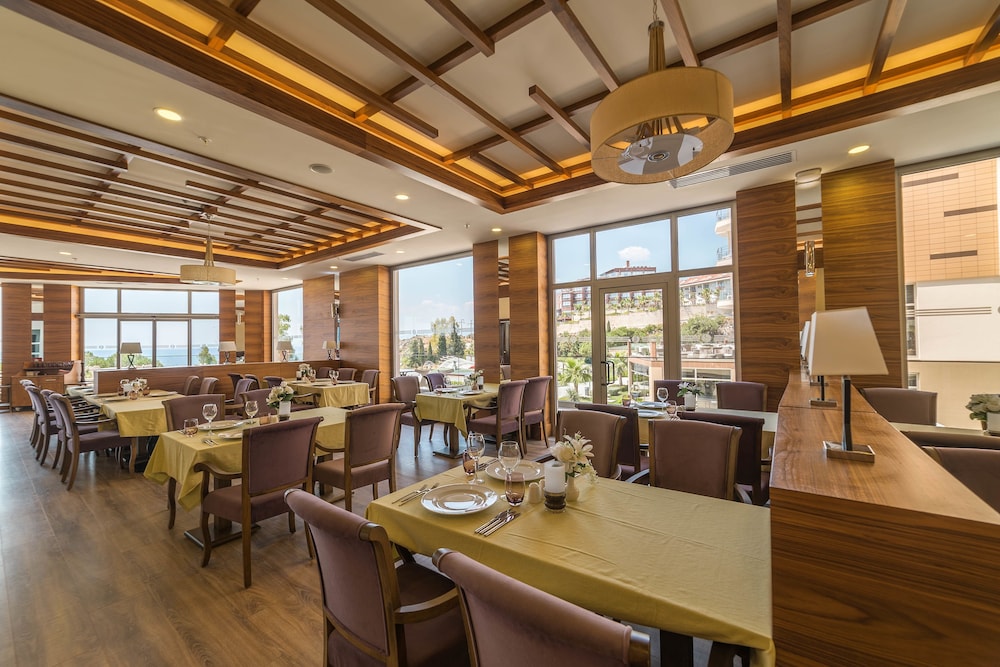 Ramada Resort Kusadasi & Golf