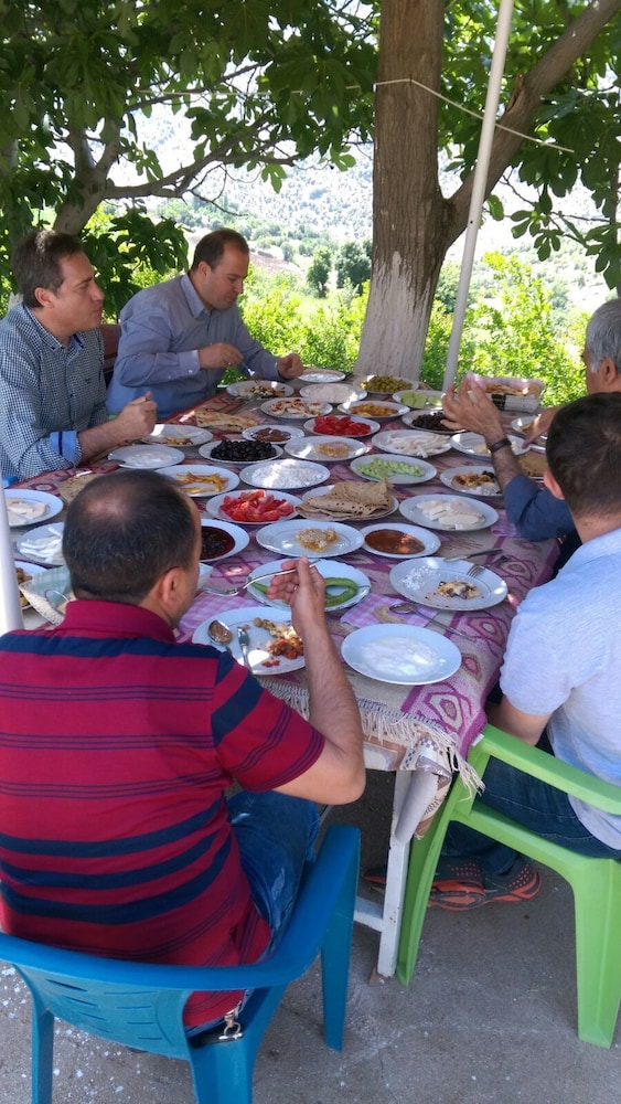 Karadut Pansiyon Nemrut