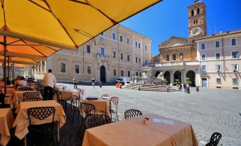 Trastevere Market Apartment