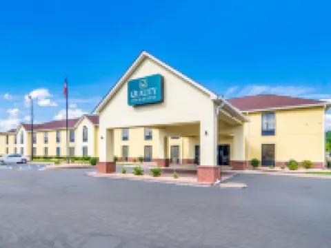 Quality Inn & Suites Canton, GA Hotels in Canton