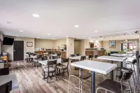 MainStay Suites Cedar Rapids North - Marion Hotels in Marion