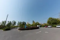 Xili International Hotel - parking