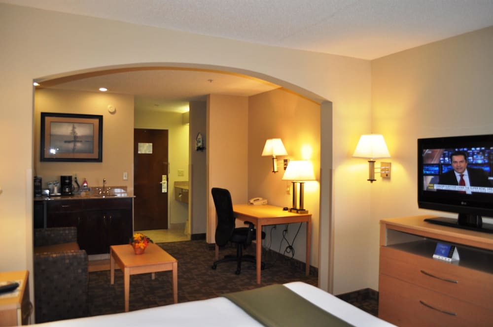 SureStay Plus Hotel by Best Western Roanoke Rapids I-95