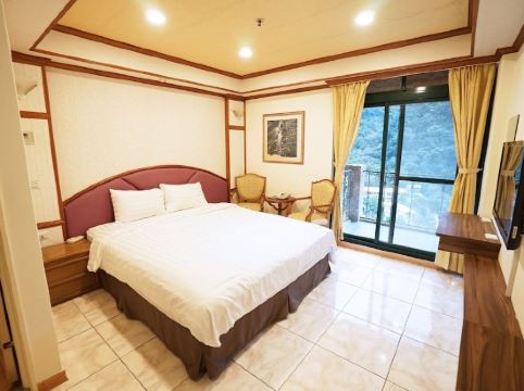 小烏來山莊（特色民宿）