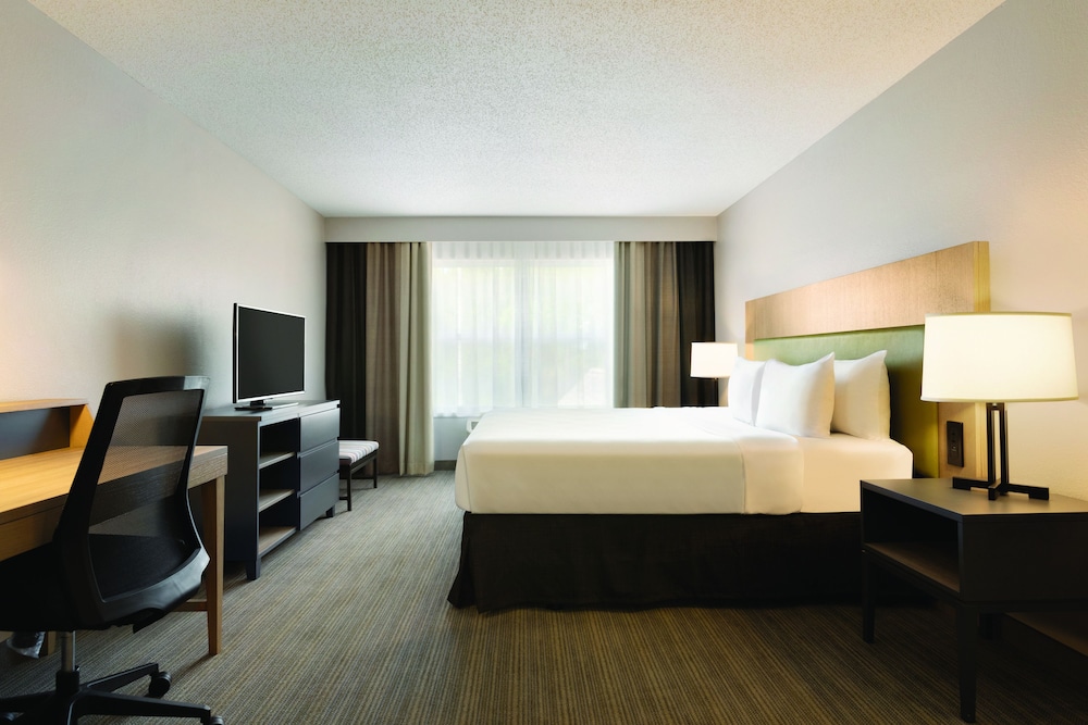 Country Inn & Suites by Radisson, Brooklyn Center, MN