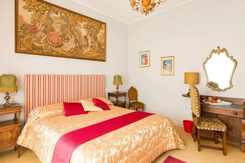 霍姆斯甜蜜之家住宿加早餐旅館