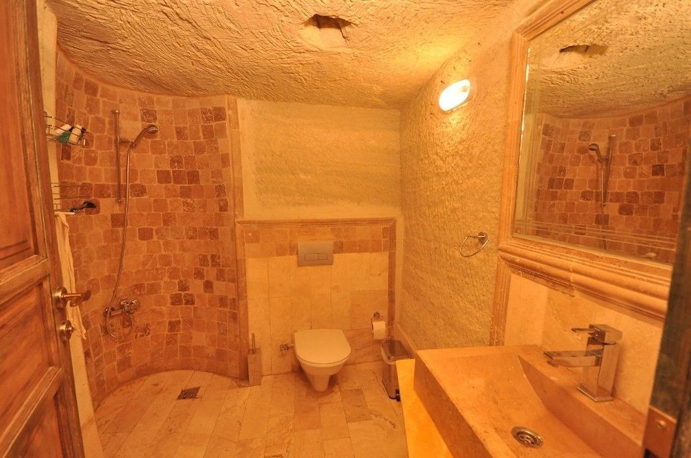 Kayatas Cave Suites