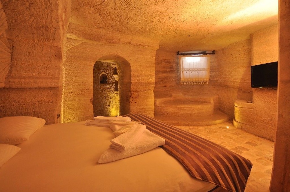 Kayatas Cave Suites