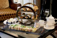 Crown & Mitre Hotel - breakfast