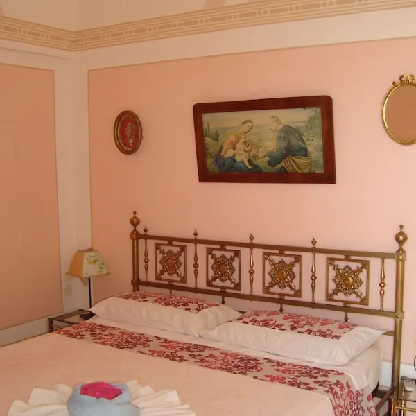 Hotel International Prestige - Housity