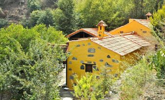 Sweet Holiday Home with Little Private Pool in Beautiful Valley Perfect for Hikers
