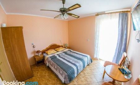 Us?ugi Hotelarskie Ma?gosia I Andrzej Danowski - Housity