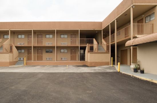 Oyo Hotel San Antonio Lackland Air Force Base North-san Antonio Updated 2021 Price Reviews Tripcom