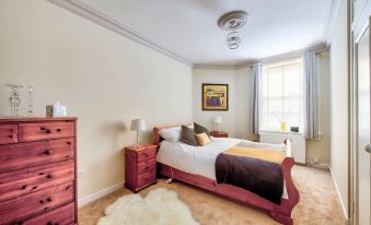 Stylish Royal Mile Apt: Heart of Historic Old Town