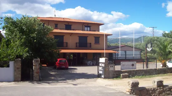 Hotel Rural Hojaranzos