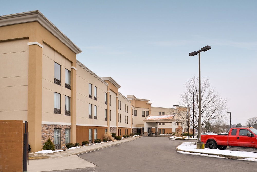 Holiday Inn Express Lewisburg - New Columbia, an Ihg Hotel