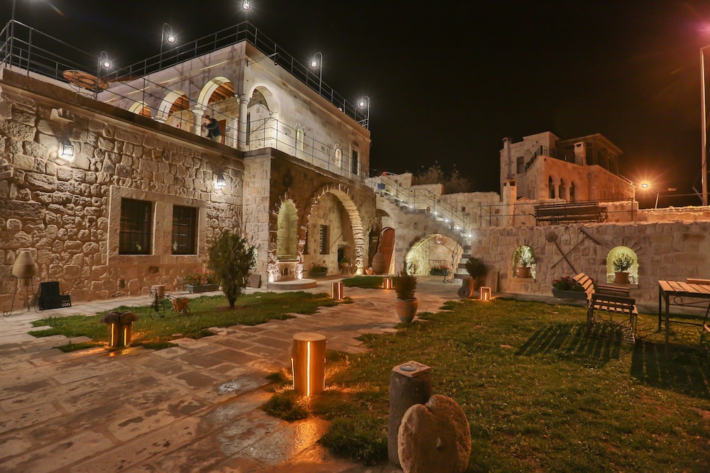 Acropolis Cave Suites