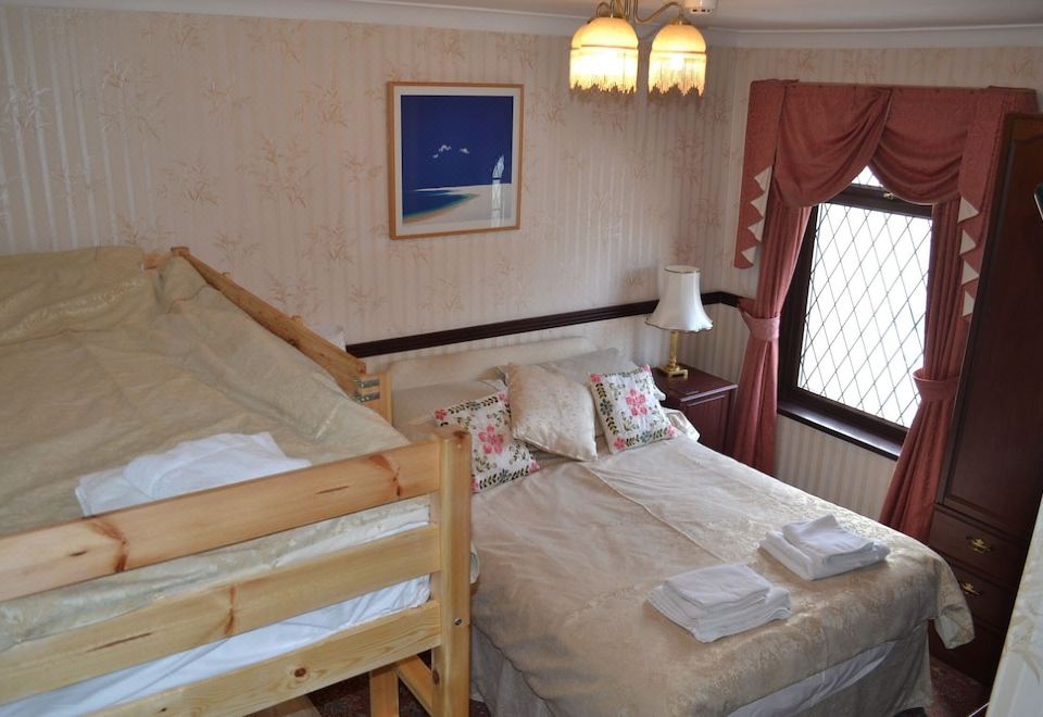 Shawries Hotel, Blackpool (updated prices & reviews 2025) | Trip.com - Shawries Hotel Blackpool Four In A Bed