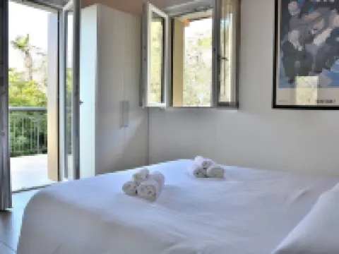 North House with Pool and Lake View