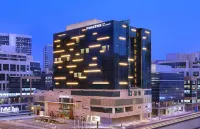 DoubleTree by Hilton Dubai - Business Bay Отели в г. Дубай