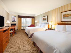 Holiday Inn Express & Suites Astoria