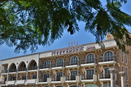 Monoberge Hotel
