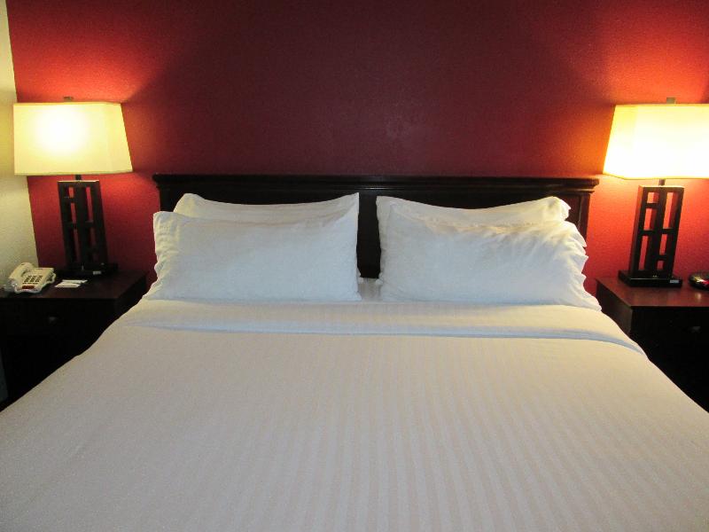 Holiday Inn Express Cloverdale - Greencastle, an Ihg Hotel