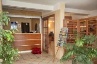 Brit Hotel Essentiel Cahors Nord Hotels in Mercuès