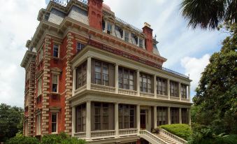 Wentworth Mansion