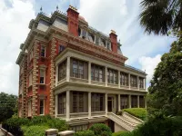 Wentworth Mansion Hotels in 