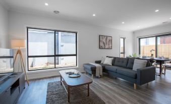 Comfy and Warm Home in Point Cook