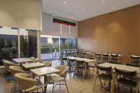 Holiday Inn Express GURUGRAM SECTOR 50 by IHG - breakfast