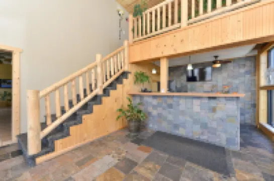 Americas Best Value Inn-Wall