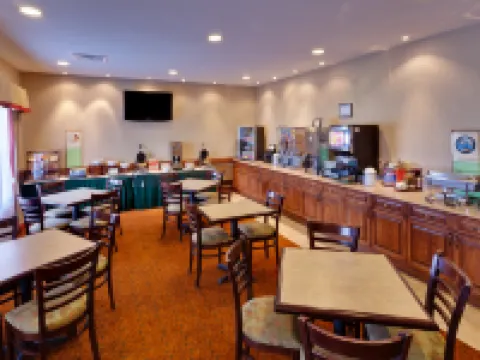 La Quinta Inn & Suites by Wyndham Chattanooga North - Hixson Hotels in Hixson