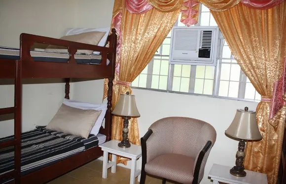 奧爾本斯住宿之家飯店