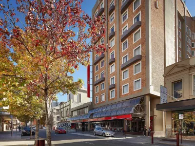 Ibis Perth Hotels near Northbridge