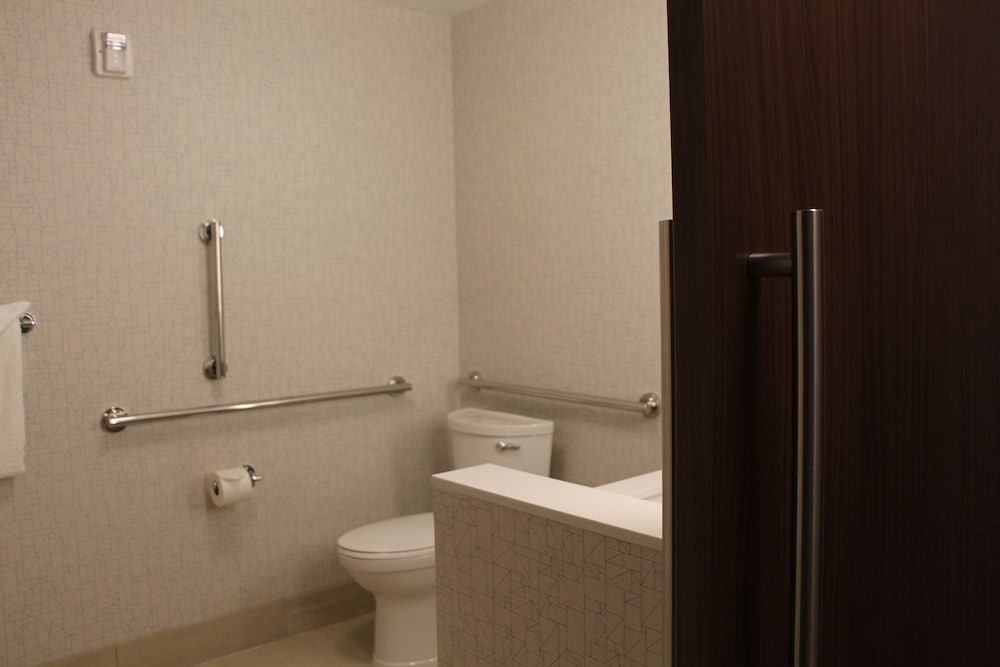 Holiday Inn Express & Suites Phoenix - Airport North, an Ihg Hotel