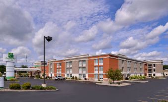 Holiday Inn & Suites Rochester - Marketplace